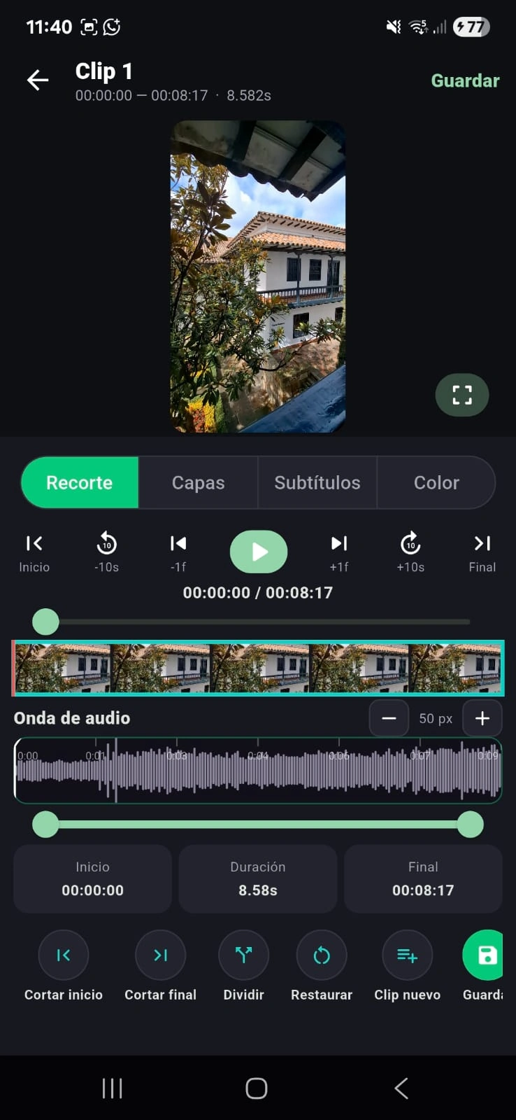 Editor de clip con recorte, capas, subtítulos y color